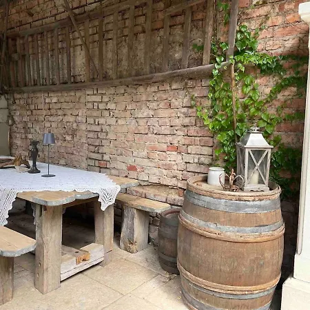 Le Petit Chateau No10 Holiday home Bensheim
