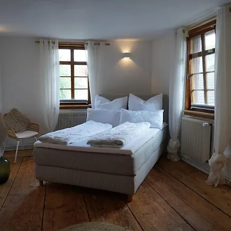 Le Petit Chateau No10 Holiday home Bensheim