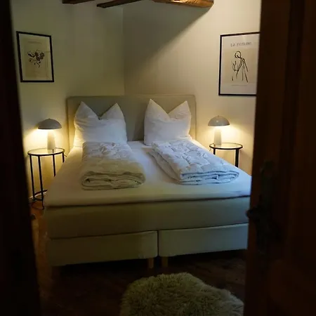 בית נופש Le Petit Chateau No10 *