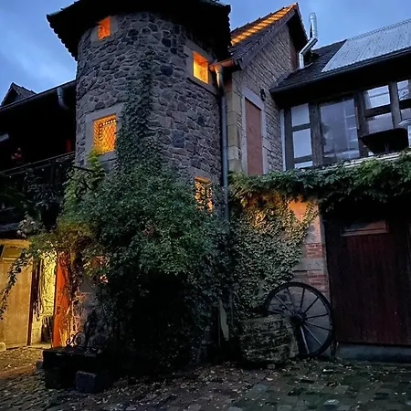בית נופש Le Petit Chateau No10 *