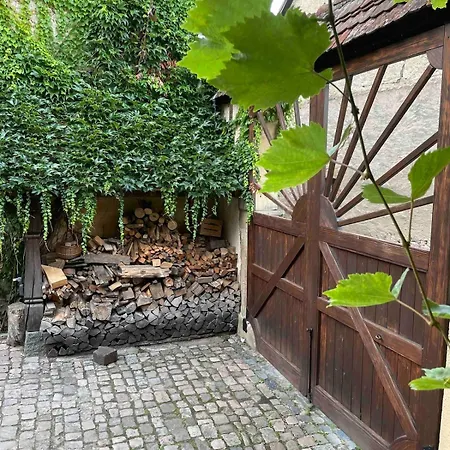 Le Petit Chateau No10