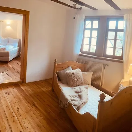Le Petit Chateau No10 Holiday home Bensheim