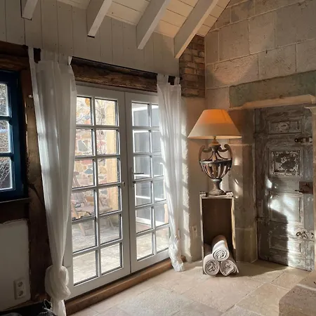 Le Petit Chateau No10 *